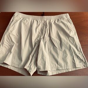 GapFit Men's XXL Athletic Casual Shorts Zip Pocket Elastic Drawstring 7” Inseam